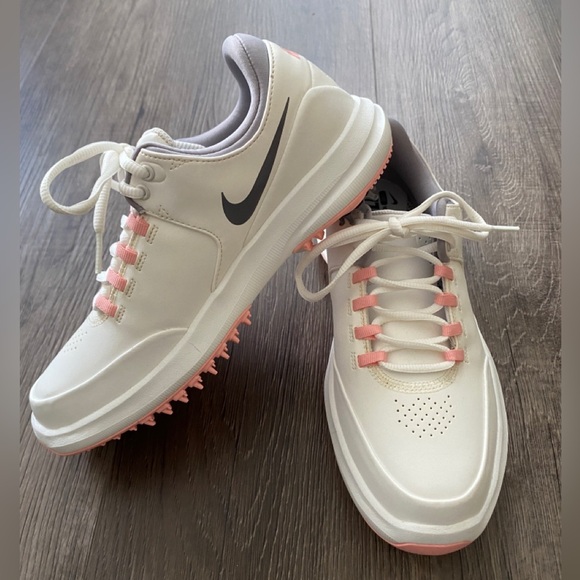 NWT woman's Nike Air Zoom accurate golf shoes - Picture 4 of 10
